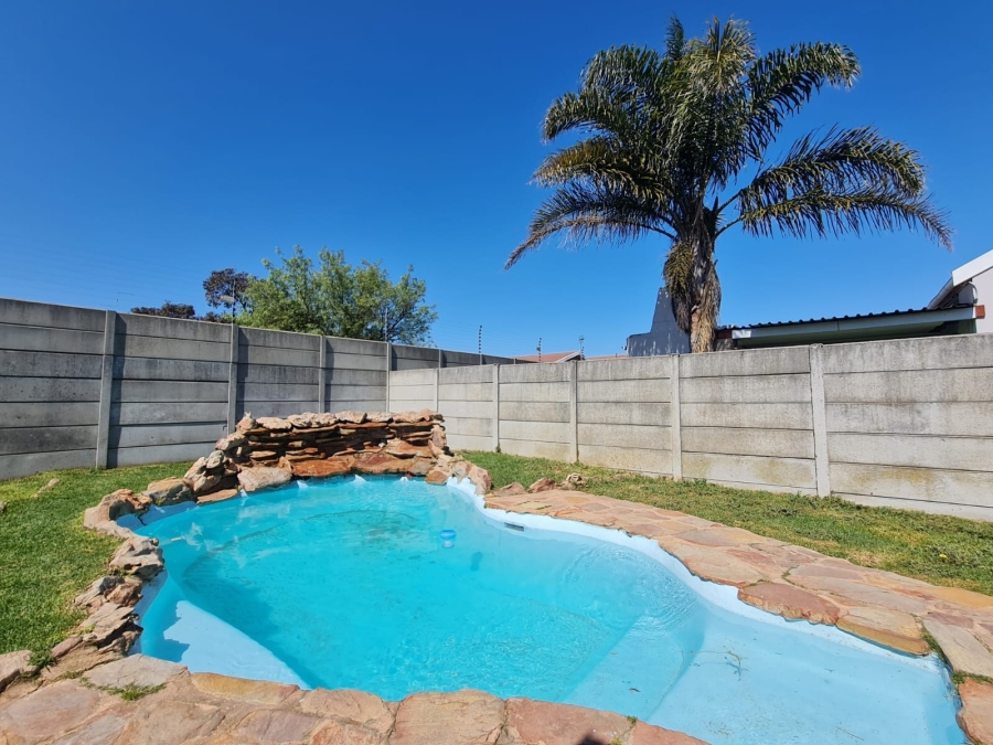 3 Bedroom Property for Sale in Windsor Park Estate Western Cape